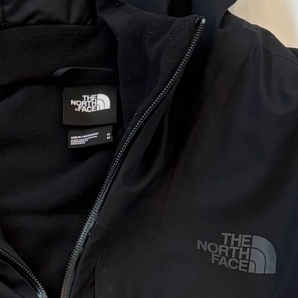The North Face Men's INLUX Insulated Waterproof Jacket, Black, size Medium - Picture 7 of 11